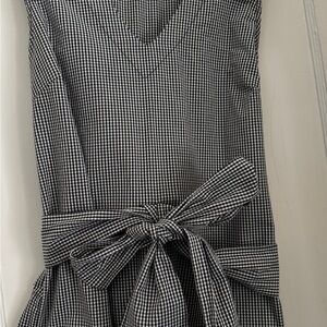 Black and White Checkered sleeveless top. Med.  Max Jeans